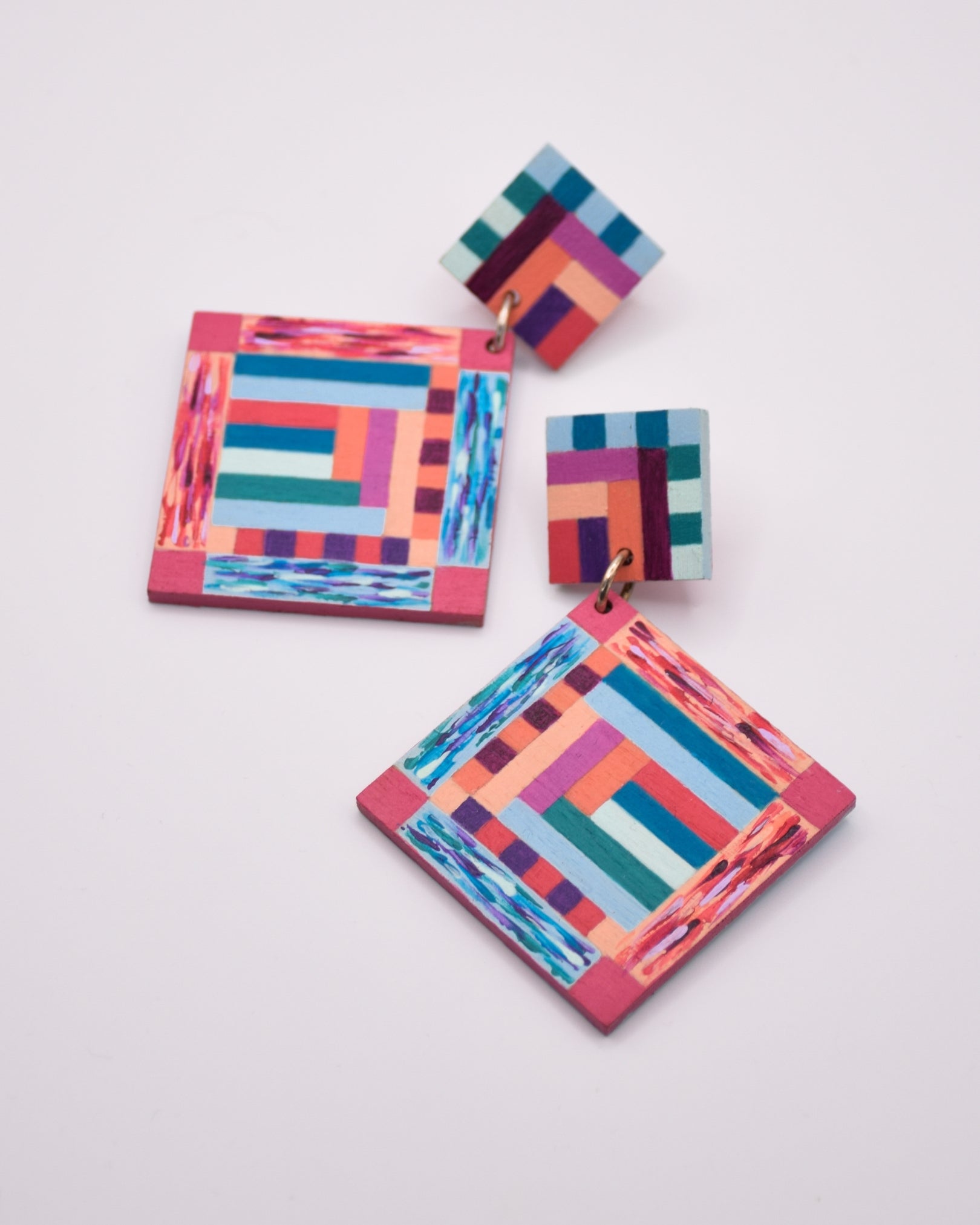 STATEMENT EARRINGS